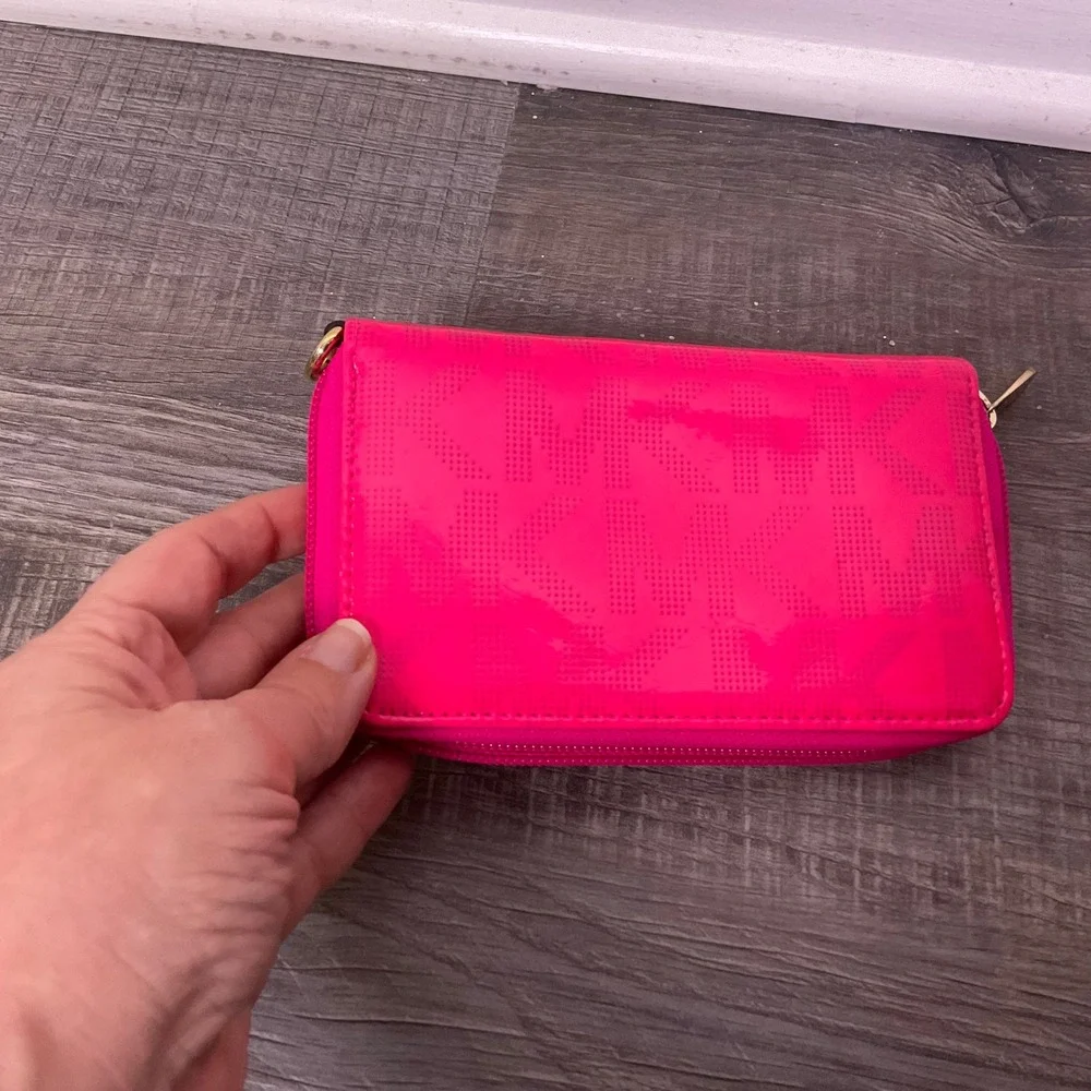 Y2K Michael kors hot pink patent leather zip around wallet monogram women